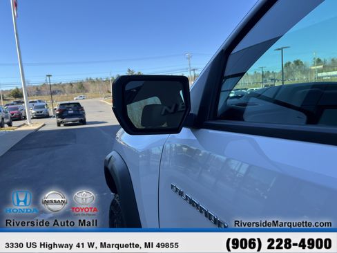 Used 2026 Chevrolet Colorado Trail Boss AWD/4WD image 5