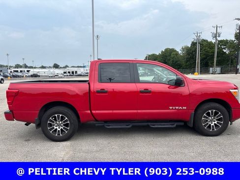 Used 2023 Nissan Titan SV w/ SV Convenience Package RWD image 9