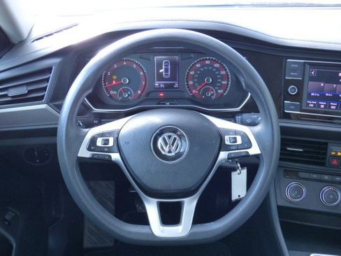 Used 2019 Volkswagen Jetta S image 3