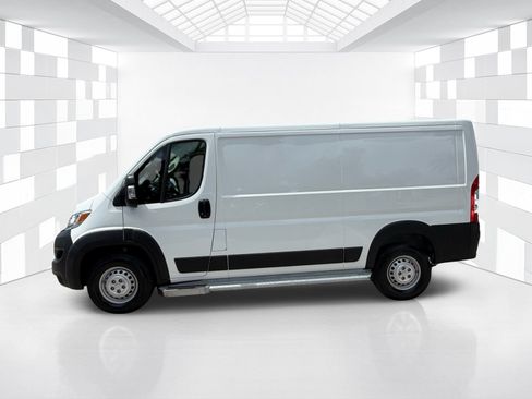 Used 2025 RAM ProMaster 2500 w/ U-Haul Equipment Group FWD image 4