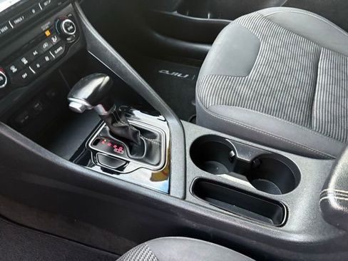 Used 2022 Kia Niro LXS image 21