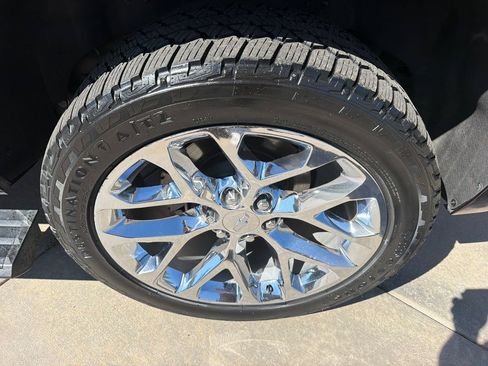 Used 2017 Chevrolet Tahoe Premier AWD/4WD image 11