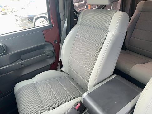 Used 2007 Jeep Wrangler Sahara image 9