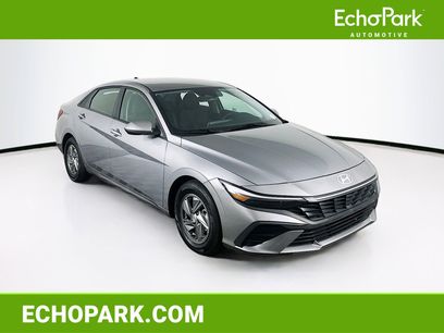 Used 2025 Hyundai Elantra SE