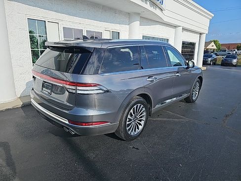 Used 2022 Lincoln Aviator Reserve w/ Elements Package Plus image 3