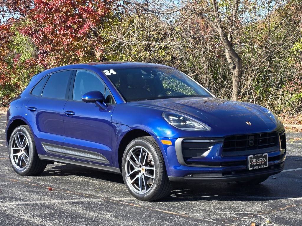 Certified 2024 Porsche Macan AWD/4WD image 9
