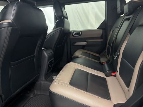 Used 2022 Ford Bronco Wildtrak image 18