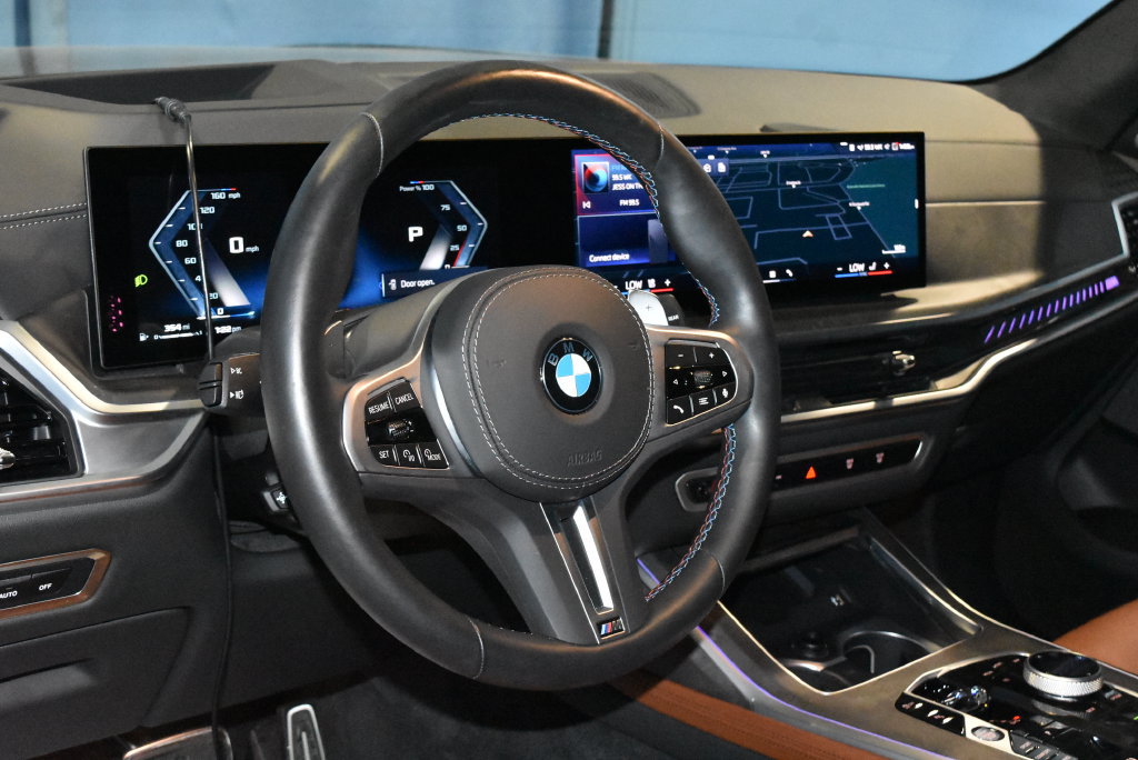 Used 2025 BMW X7 M60i AWD/4WD image 2