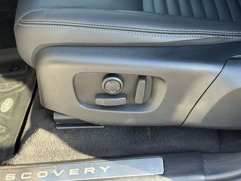 Used 2025 Land Rover Discovery Sport Dynamic SE image 12