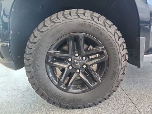 Certified 2019 Chevrolet Silverado 1500 LT Trail Boss AWD/4WD image 32