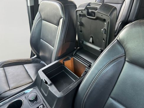 Used 2018 Chevrolet Traverse LT image 21