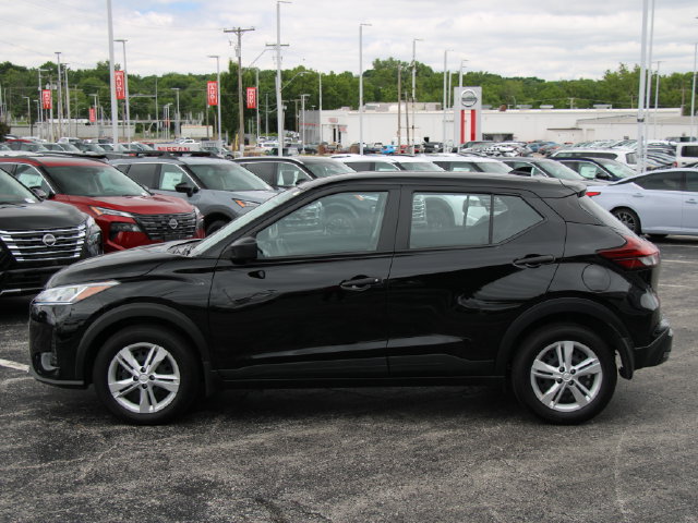Certified 2025 Nissan Kicks Play S FWD image 2