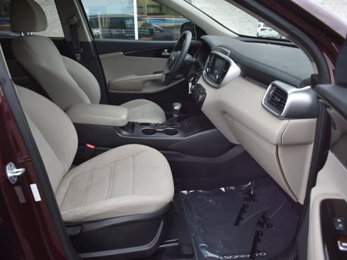 Used 2019 Kia Sorento FWD image 38