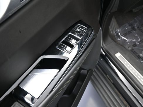 Used 2025 Cadillac Escalade ESV Sport w/ Touring Package image 14