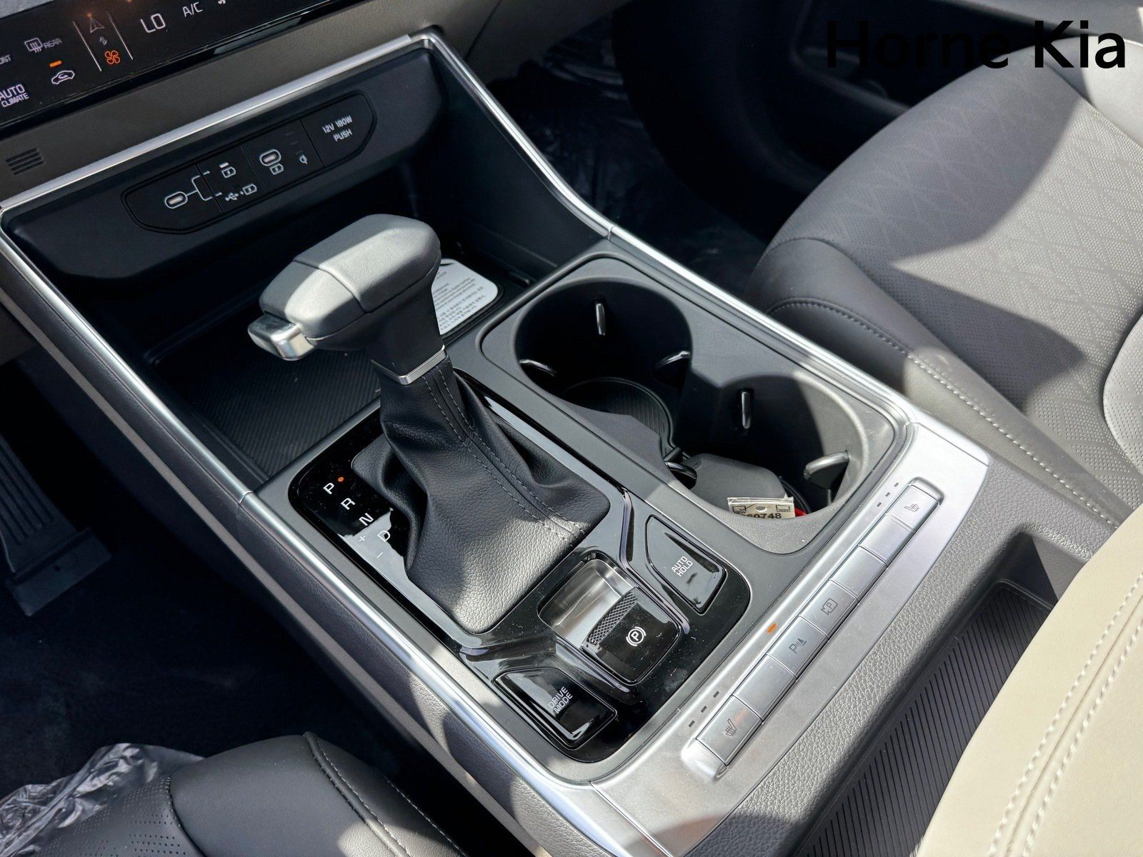 New 2026 Kia Carnival EX FWD image 16