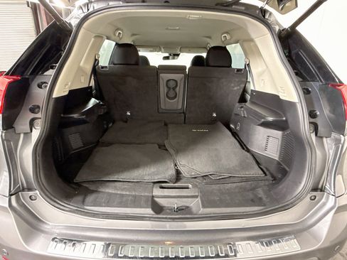 Used 2020 Nissan Rogue SV w/ Premium Package AWD/4WD image 35