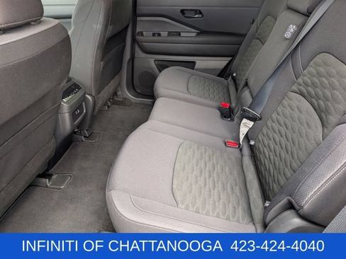 Used 2025 Nissan Pathfinder SV FWD image 21
