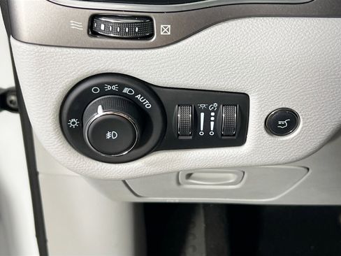 Used 2022 Jeep Cherokee Latitude Lux image 10