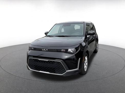 Used 2025 Kia Soul LX w/ LX Technology Package FWD image 6