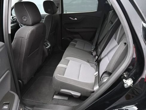 Used 2025 Chevrolet Blazer LT FWD image 13