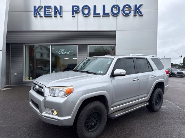 Used 2011 Toyota 4Runner SR5 w/ Premium Pkg w/Leather AWD/4WD image 2