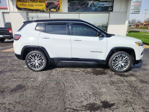 Used 2024 Jeep Compass Limited w/ Elite Group AWD/4WD image 2