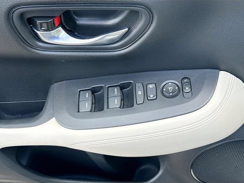 Used 2024 Honda HR-V LX image 16
