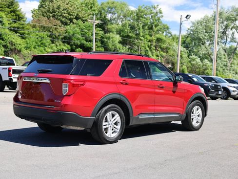 Certified 2023 Ford Explorer XLT AWD/4WD image 5