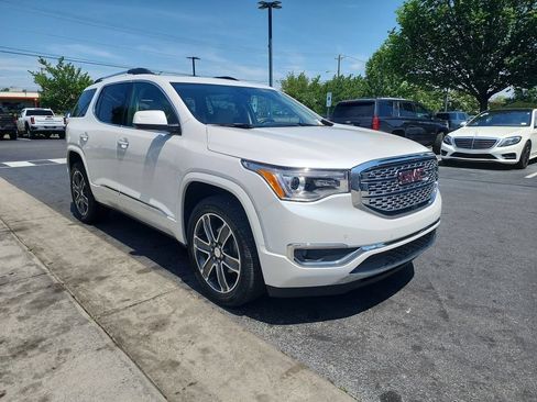 Certified 2018 GMC Acadia Denali w/ Technology Package FWD image 2