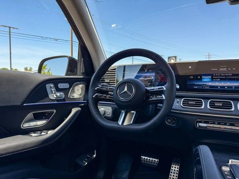 New 2026 Mercedes-Benz GLS 450 4MATIC image 15