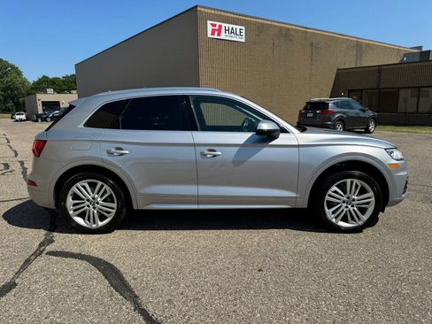 Used 2018 Audi Q5 2.0T Premium Plus w/ Premium Plus Package AWD/4WD image 11