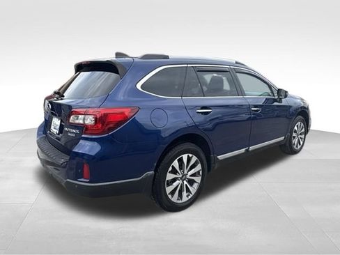 Used 2017 Subaru Outback 3.6R Touring AWD/4WD image 7