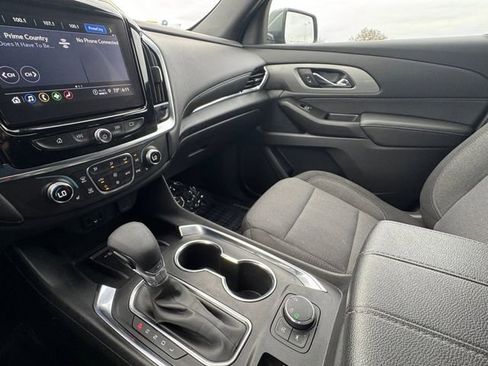 Used 2023 Chevrolet Traverse LT image 10