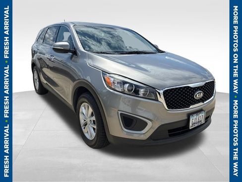 Used 2018 Kia Sorento L FWD image 1