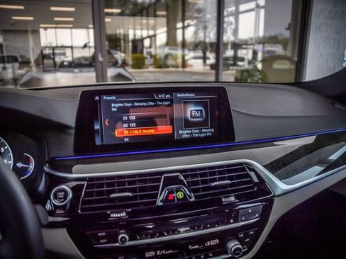 Used 2018 BMW 540i image 19