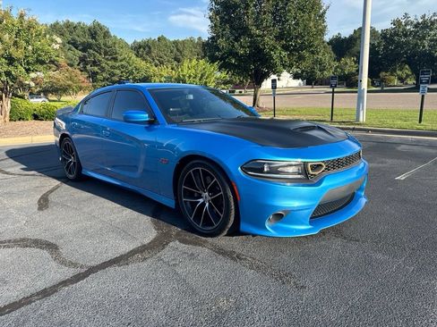 Used 2018 Dodge Charger R/T Scat Pack RWD image 9
