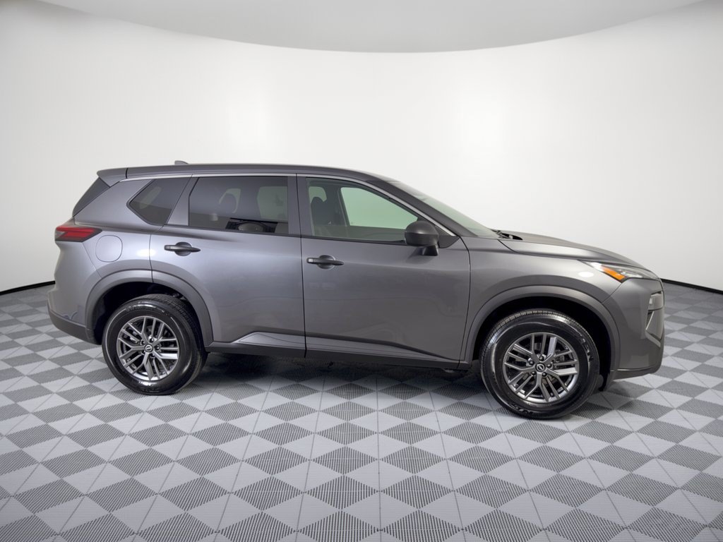 Used 2024 Nissan Rogue S AWD/4WD image 8