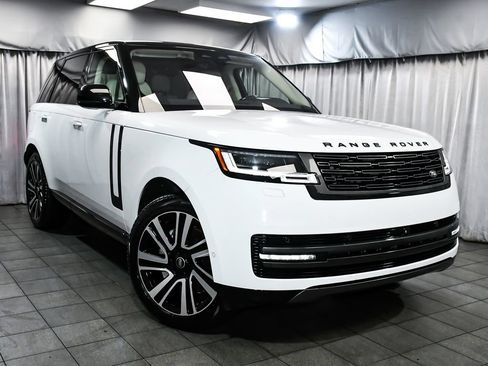 Used 2023 Land Rover Range Rover SE AWD/4WD image 3