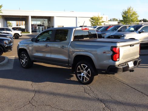 Used 2023 Chevrolet Colorado Z71 w/ Z71 Convenience Package 2 AWD/4WD image 8