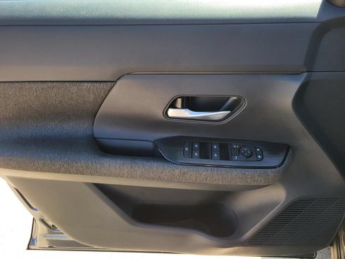 New 2026 Nissan Kicks SV w/ SV Premium Package FWD image 16