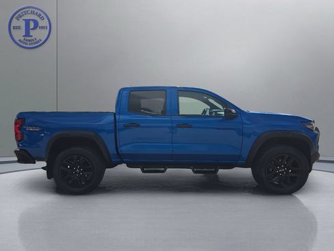 Used 2023 Chevrolet Colorado Trail Boss w/ Technology Package AWD/4WD image 9