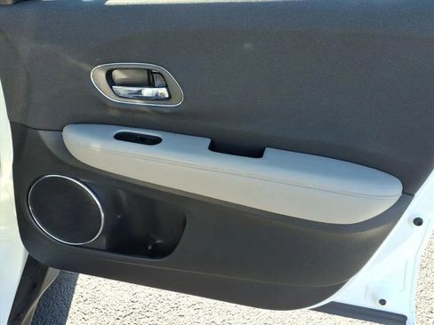 Used 2022 Honda HR-V EX image 11