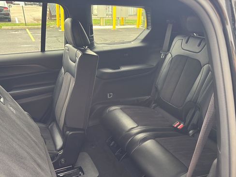 Used 2024 Jeep Grand Cherokee L Laredo image 38