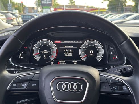 Used 2022 Audi Q8 Premium Plus AWD/4WD image 24