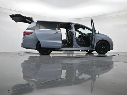 Used 2025 Honda Odyssey Sport-L image 55