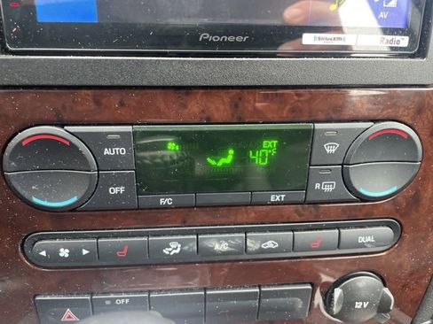 Used 2005 Ford Five Hundred Limited image 25