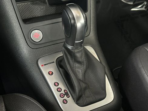 Used 2017 Volkswagen Tiguan S image 24