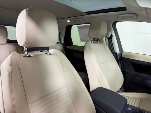 New 2025 Land Rover Discovery Sport S image 37