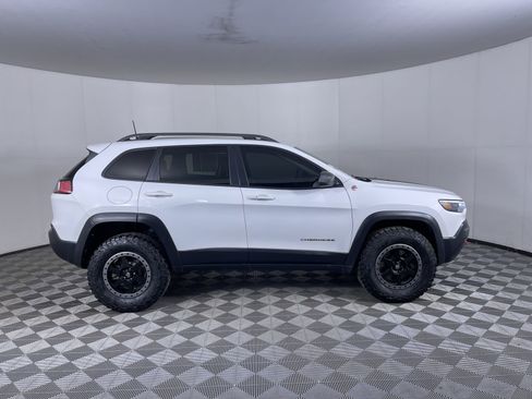 Used 2019 Jeep Cherokee Trailhawk image 10