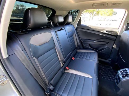 Used 2022 Volkswagen Taos SEL image 18